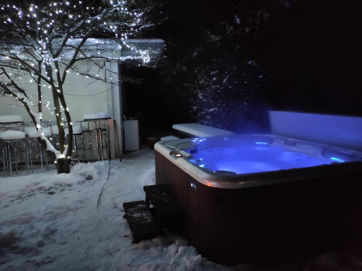 Apartment Viktoria カルテルベッロ エクステリア 写真